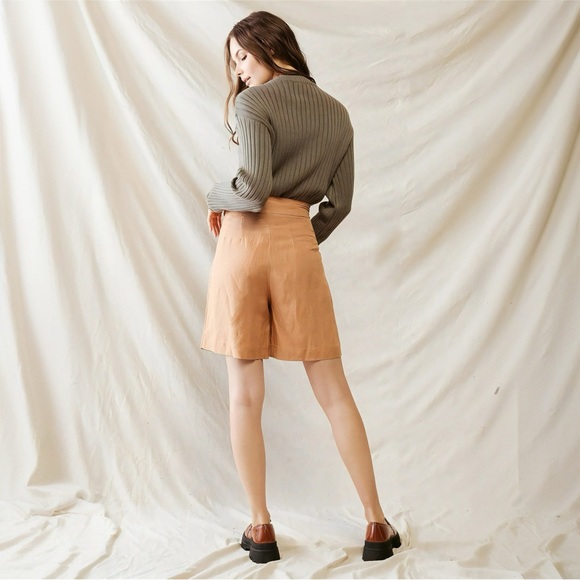 BUY NOW SALE Mo:vint Safari Linen Pleated Shorts - Picture 5 of 16